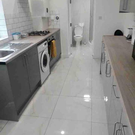 Catherine 5 Bedroom House Крю Екстер'єр фото