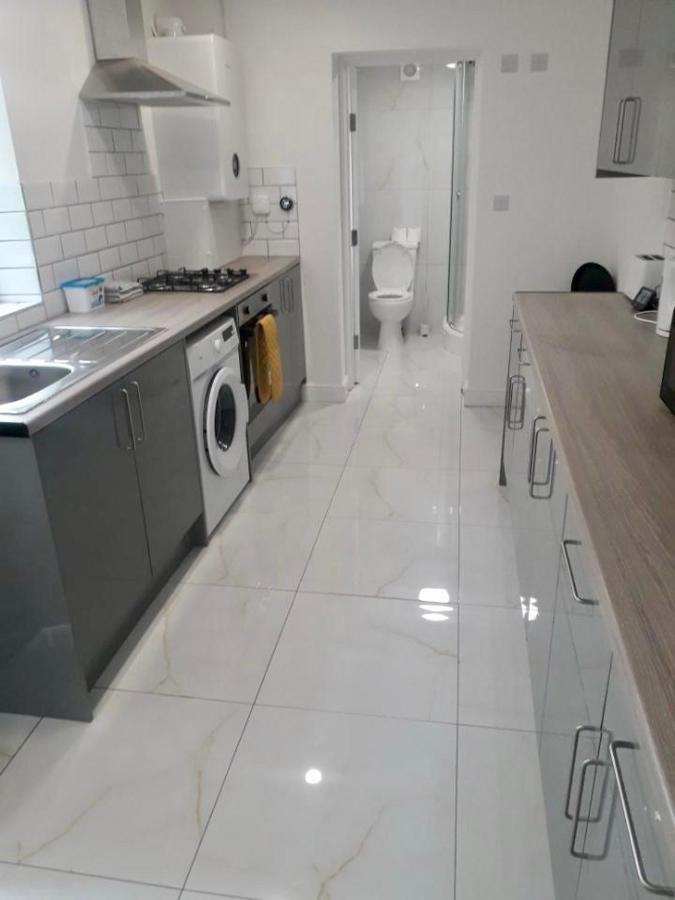Catherine 5 Bedroom House Крю Екстер'єр фото