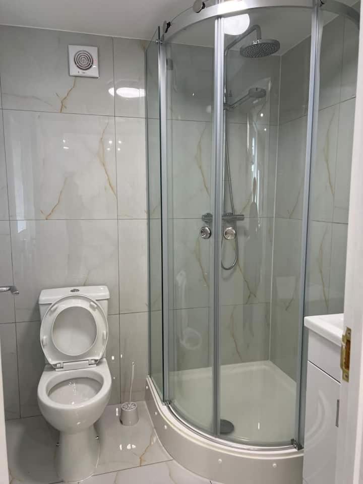 Catherine 5 Bedroom House Крю Екстер'єр фото
