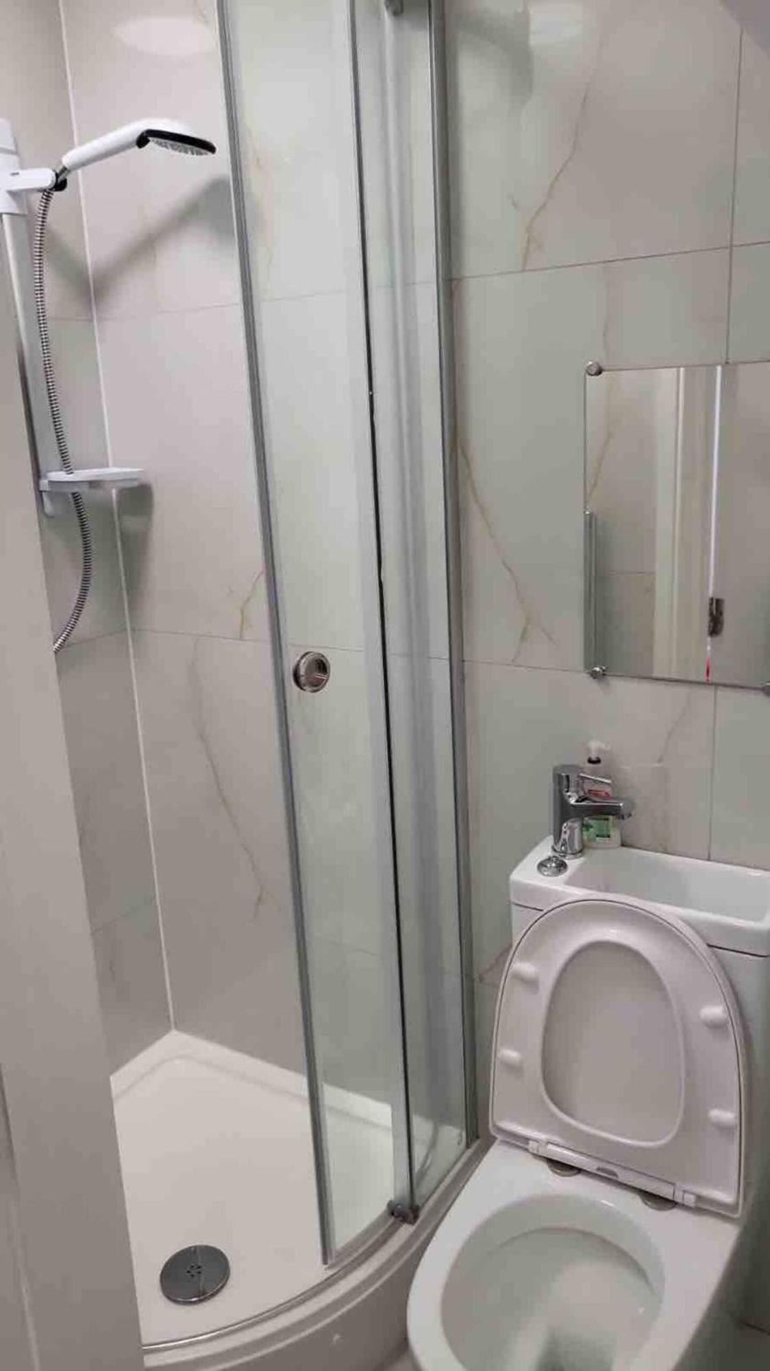 Catherine 5 Bedroom House Крю Екстер'єр фото